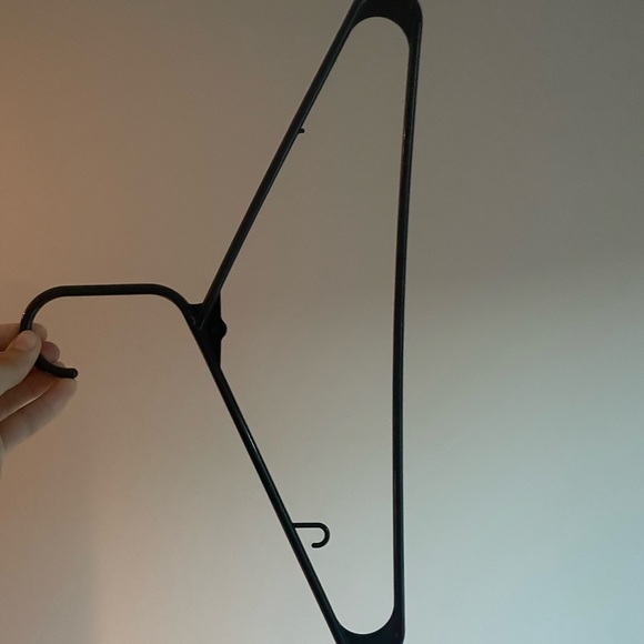 45 plastic hangers - Picture 4 of 4